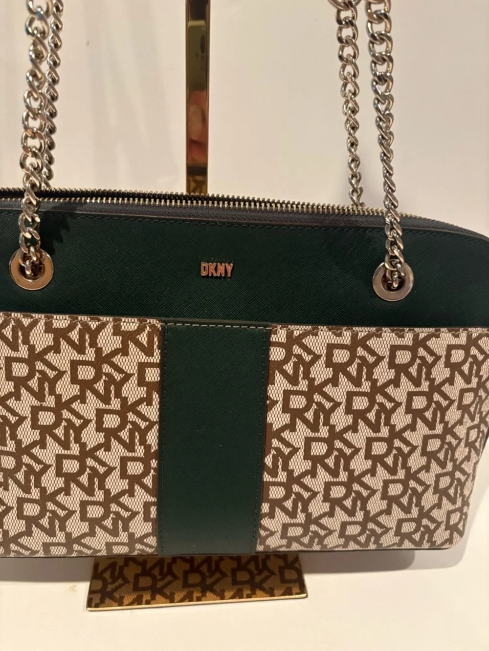 Dkny brown logo